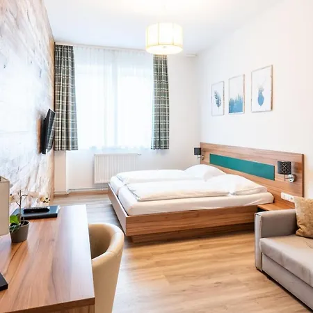 Guest house Leonfeldner-hof 3*